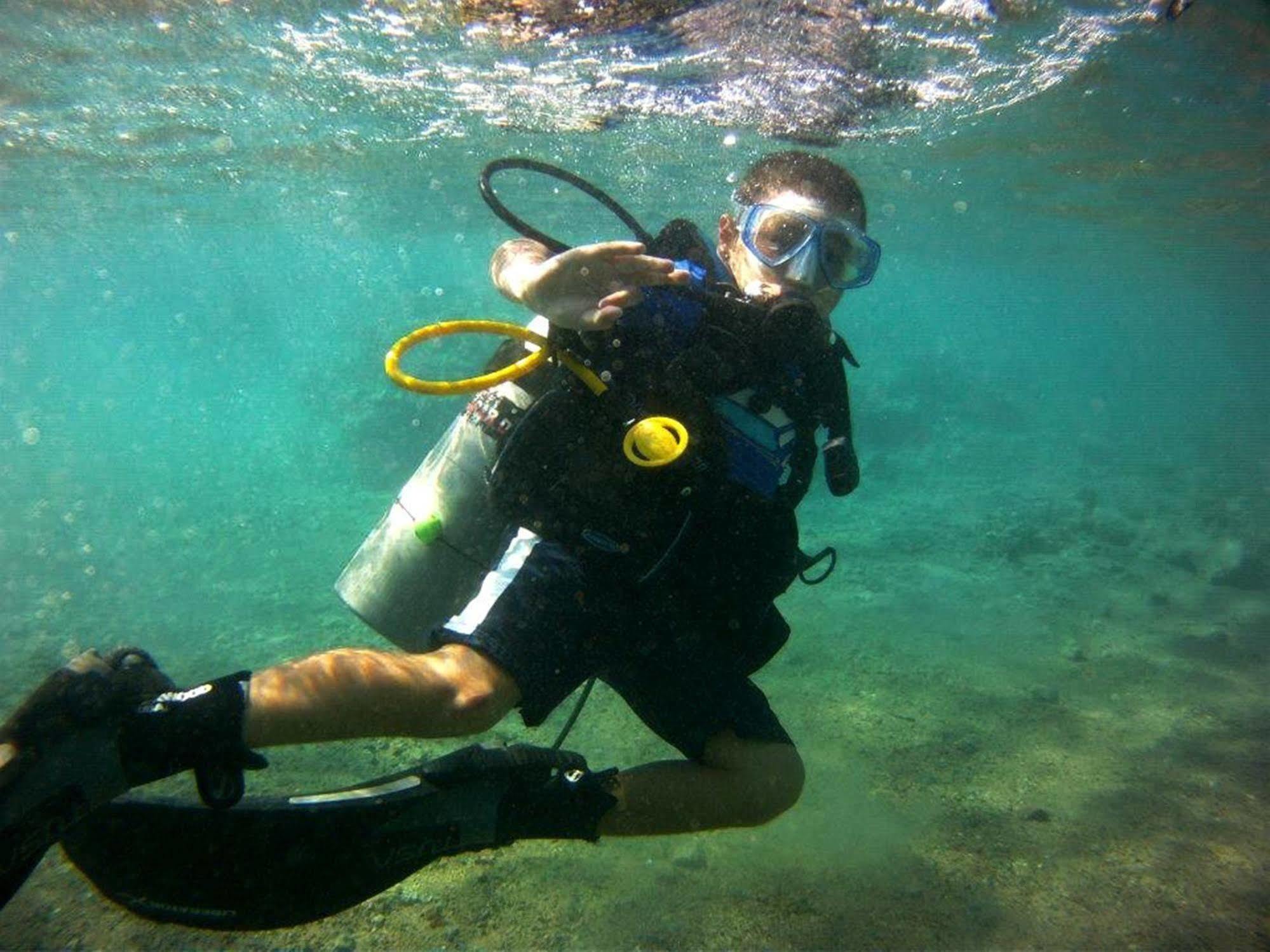 Arab Divers Dive Center And Bed & Breakfast Aqaba Exterior photo