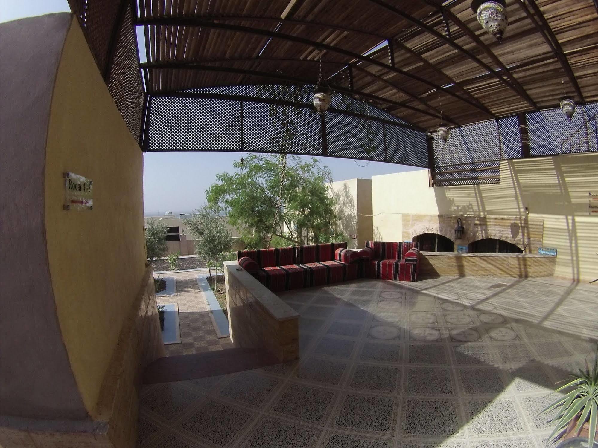 Arab Divers Dive Center And Bed & Breakfast Aqaba Exterior photo